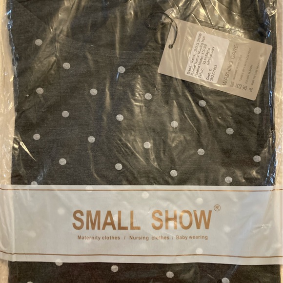 grey polka dot nursing top, medium. - Picture 1 of 1
